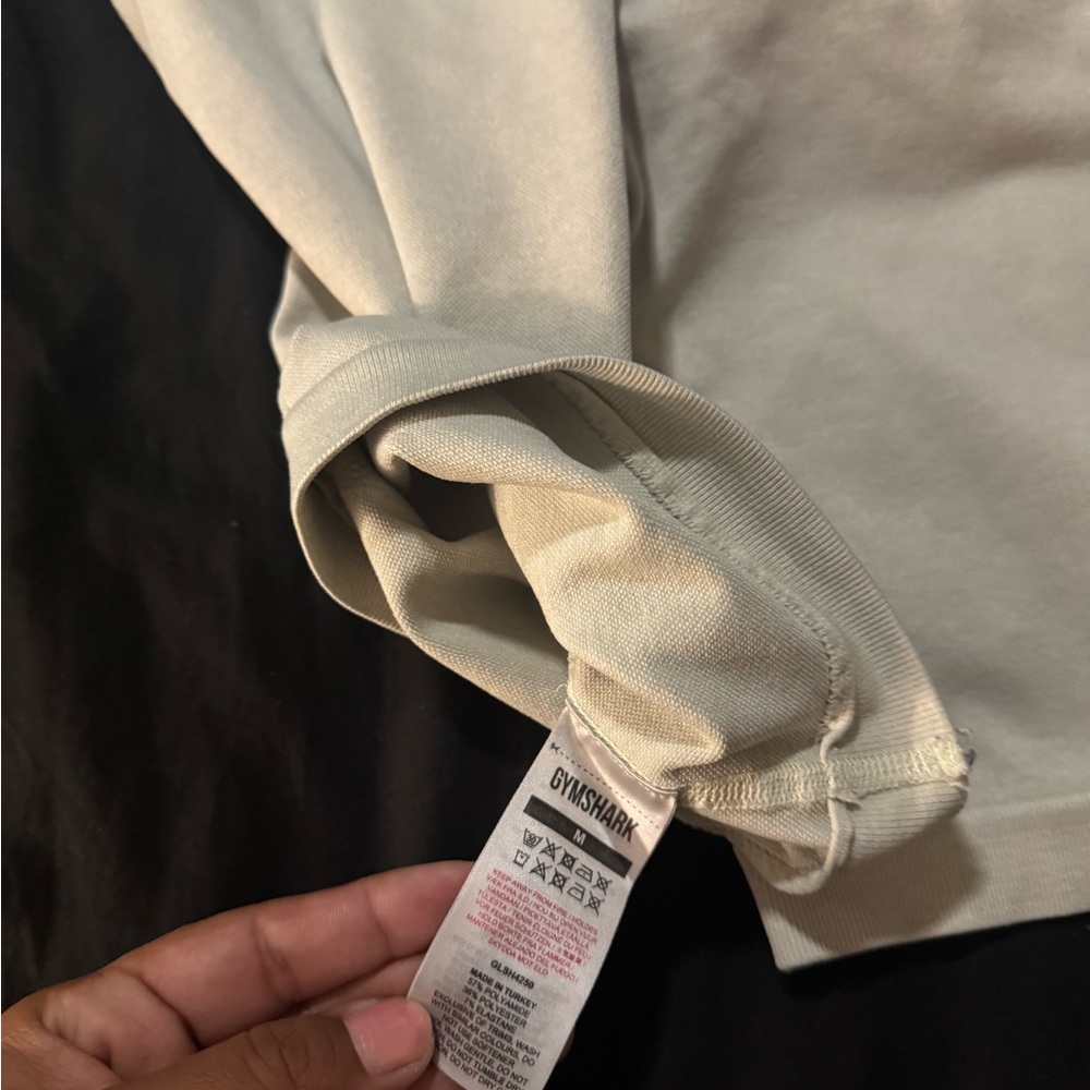 Gymshark Cream Activewear short - Picture 2 of 4